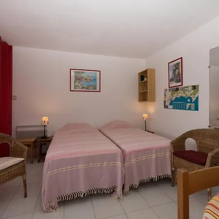 + 4 Pers Avec Parking Et Wifi Au Lavandou - Fr-1-803-49 *
