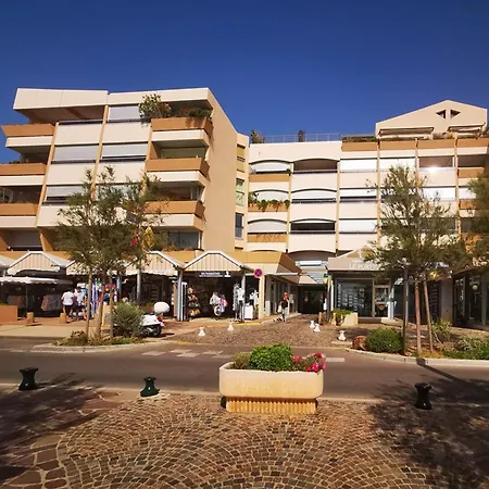 + 4 Pers Avec Parking Et Wifi Au Lavandou - Fr-1-803-49 Le Lavandou